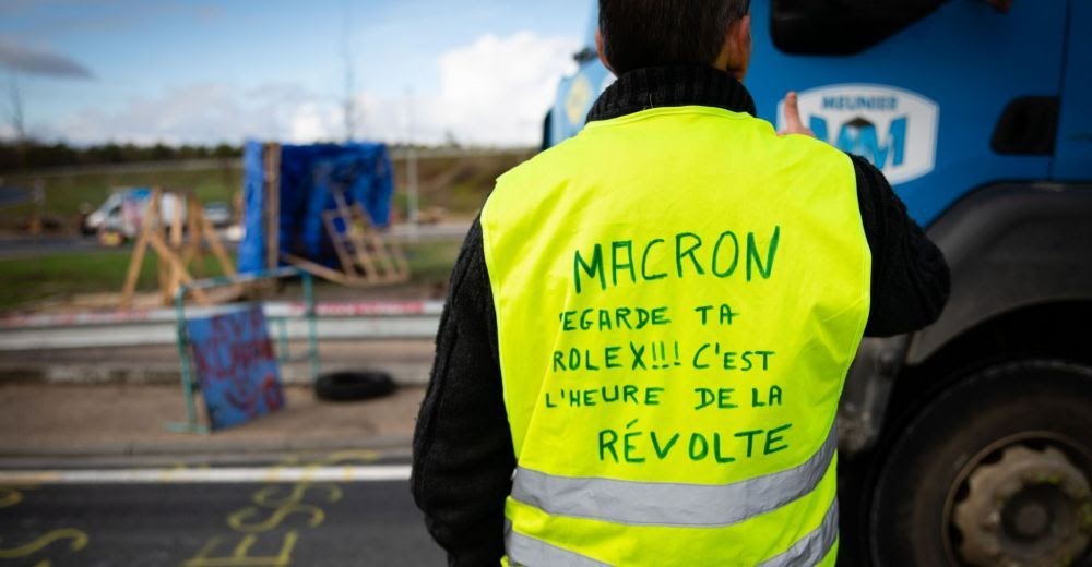 Gilet Jaunes roadblock.